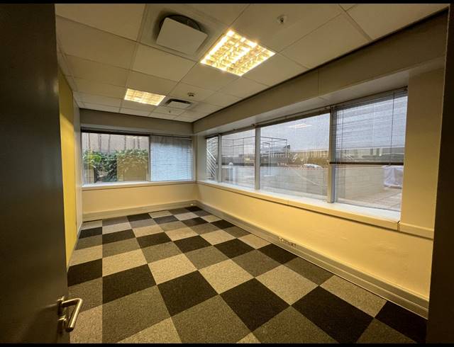 1,184M² OFFICE TO LET IN ROSEBANK